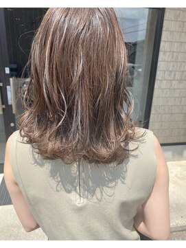 フィオーレ ヘアデザイン(FIORE hair design) 透明感カラー / ミルクティーアッシュ / ベージュ