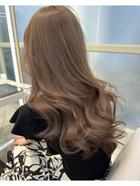 アフロートリノ(AFLOAT Leino)&nbsp;ヘーゼルベージュ　ブリーチカラー　レイヤーカット　髪質改善