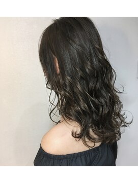 アディクト(Addict) ダークトーンオリーブ