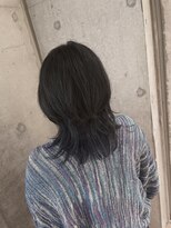 リビンバイアフロート(Livin by afloat)&nbsp;ウルフカット　インナーカラー　コバルトブルー　おおたかの森