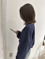 ヨーク(YOKE)&nbsp;YOKE 外ハネボブ結べるボブレイヤーボブオリーブグレージュ