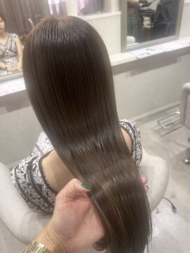 カラークチュール(Color Couture) デザインカラー/レイヤーカット/オリーブベージュ/ウエットヘア