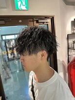 コワファーストナガサキシャンプーボーイ(COIFF1RST NAGASAKI SHAMPOO BOY)&nbsp;縦落ちツイストスパイラル　ハイライト　長崎