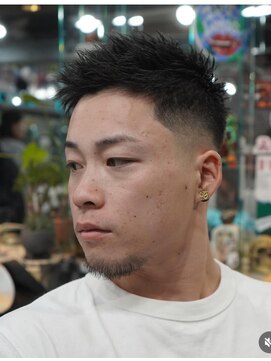 ツークツワンク バーバー 新宿(ZUG2WANG BARBER) スキンフェード