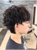 波巻きスパイラルパーマシャドウパーマメンズ刈り上げ緩め40代