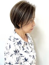 白髪ボカシには大人ハイライトがおすすめ。