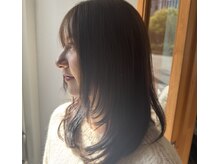 顔まわりレイヤー×軽めバング