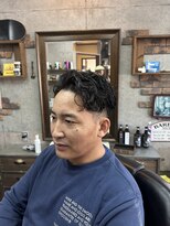 アールズ ヘア(R's hair)&nbsp;MEN’S HAIR/サーフカール/刈り上げセンターパート/印西