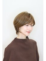 アンベリールフルー(EMBELLIR fleur)&nbsp;大人の美バランスのひし形ショートカットスタイル
