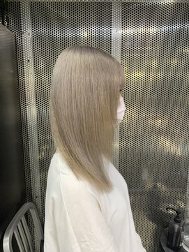 ザ ドット(THE DOT) ホワイトシルバー！