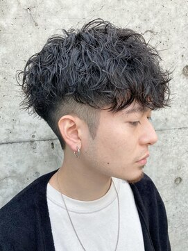 フィフスワン(fifth one) 波巻きパーマメンズパーマメンズヘアツーブロックツイストパーマ