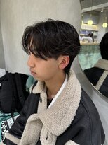 ゼスト リル 新宿(ZEST lill)&nbsp;センターパート カルマパーマ ウルフ 新宿