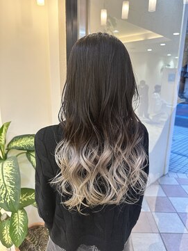 シュヴー 西葛西(CHEVEUX) 【大人気グラデーションカラー】黒髪ベース×ホワイトカラー
