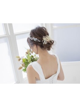 【品川駅徒歩3分】カジュアルなアレンジもプロにお任せ！デートや女子会におすすめ◎[ヘアセット\3000～]