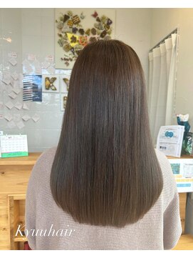 キュウヘアー(KYUU HAIR) ストレートな髪とツヤで素敵な大人女性に！