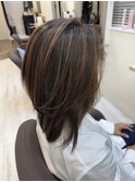 白髪を目立ちにくくするハイライト。