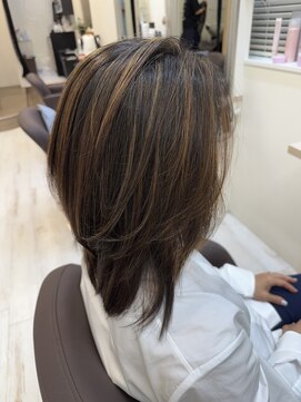 アオカマクラ(a-o Kamakura) 白髪を目立ちにくくするハイライト。