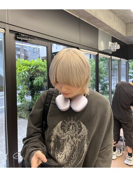 ヌエン 渋谷(NU/EN) ホワイトベージュ