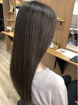 アルロン(Arllon)の写真/【心斎橋駅 徒歩2分】ヘアケアは〈Arllon〉にお任せ!髪質改善TRで理想のうるツヤ髪へと導きます──。