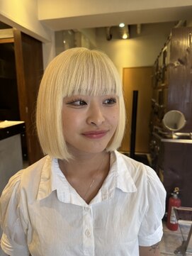 遊人 レン(REN) 透明感ハイトーン×パツっとボブ