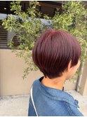 ショートスタイル　ボルドーカラー