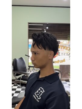 ケーエムシーセントラルルーツ(KMC Central Roots) テーパーフェード、フェザーアップ