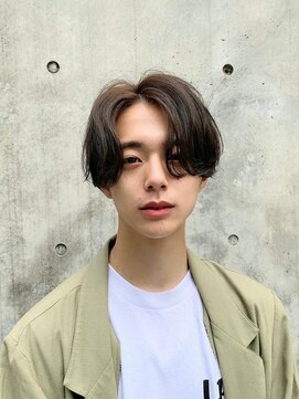 メンズヘアトウキョウ 新宿店(MEN’S HAIR TOKYO) 長め毛流れセンターパート