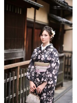 キモノレンタルモモ 京都本店(KIMONO RENTAL MOMO)の写真/晴れの日を彩る結婚式用持ち込み着付け大人気！京都観光にも映える着物レンタルを◎夏は浴衣も♪(40文字)