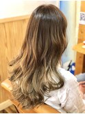 グレーアッシュグラデーションカラー×外国人風ロング