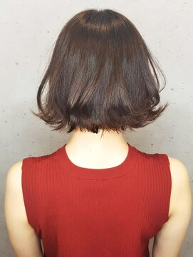 ジーナ(JINA) ●大人上品な 外ハネボブ【髪質改善 ワンカール】渋谷 表参道