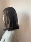 オリーブグレージュ