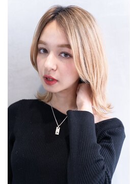 メーヴェ(Mowen) mowen×外ハネミディアム×ラフウェーブ×ブロンドカラー