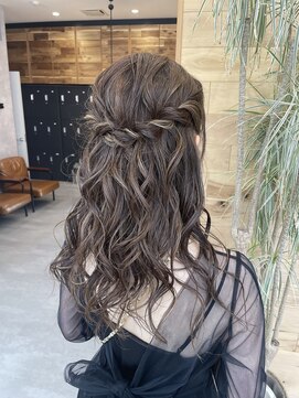 リズム バイ リンクス(Re:ism by Links) ハーフアップアレンジ