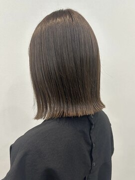 アンドルトワ(and Lutowa) シアーグレージュ