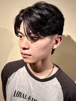 ヘアーグロウ 刈り上げセンターパート毛流れセンターパートツーブロックメンズ