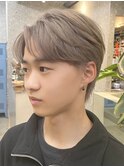 ホワイトブロンドメンズホワイトベージュカラー韓国風メンズヘア