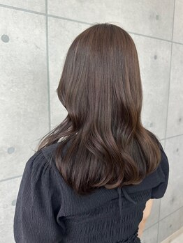 イト(ito.)の写真/【頭皮と髪を優しくケア】白髪をカバーしながら染めるほどに潤う、上質な大人の艶カラー