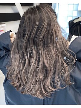 アライブ キチジョウジ(ALIVE Kichijoji) ALIVE吉祥寺 バレイヤージュアッシュブラウンベージュ外ハネボブ