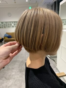 カラ 京都河原町(Kala) ハイトーンショートボブ