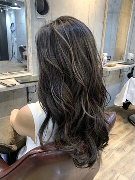 ロダット 横浜(LODAT by little) コントラストハイライト×グレージュ【LODAT横浜】