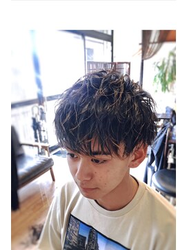 hair salon 華化 ショートマッシュ メンズスパイラル