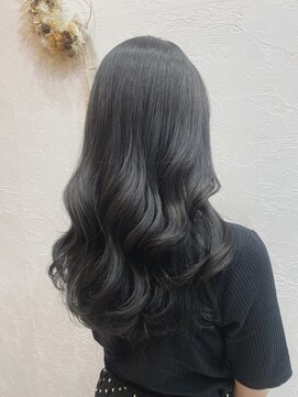 サニー 梅田(Sun.ny) レイヤースタイル×ダークグレー
