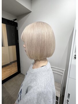 ユウル 横浜(juhl.) ブリーチ/ホワイトグレージュ/ブリーチ/ホワイトグレージュ/ボブ