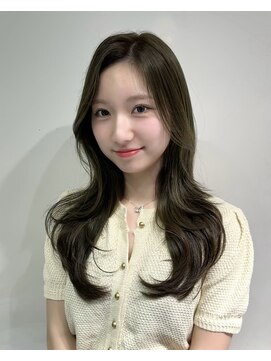 ワン バイ ジエクト(One by The Ect) 大人色気レイヤー韓国ヘア小顔前髪オルチャンオリーブグレージュ