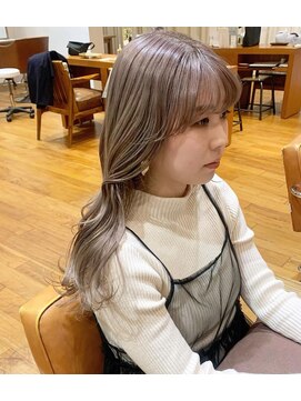 ビーヒアナウ 金沢県庁店(BE HERE NOW) ハイトーンベージュ