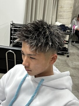 イーラ(era) ホワイトメッシュパーマ/メンズ/刈り上げ/眉毛/ツイスト