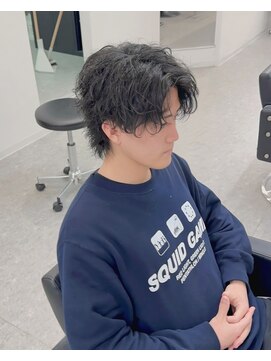 ブライト(BRIGHT) センターパートウルフツイストスパイラルパーマ