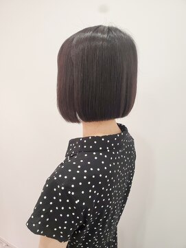 エレノア 自由が丘ANNEX(Eleanor) 大人ボブ/ネイビーカラー/顎下ボブ