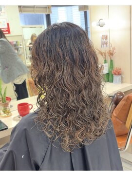 ハウス(HAUS.) ミディアムパーマ、くるくるパーマ、ロングパーマ