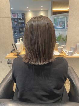 イナフ(ENOUGH)の写真/【柳川】色落ちまで綺麗を考えて似合わせカラーをご提案◇白髪染めでも透明感とツヤ感を両立できるカラー